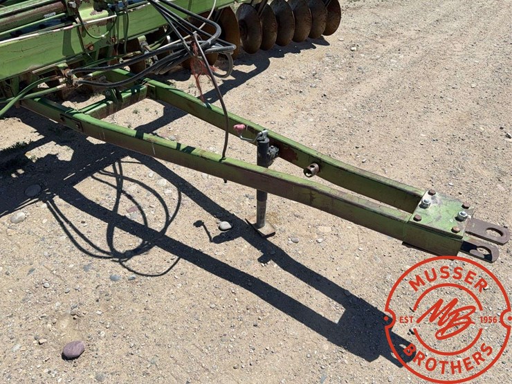john-deere-235-image-11