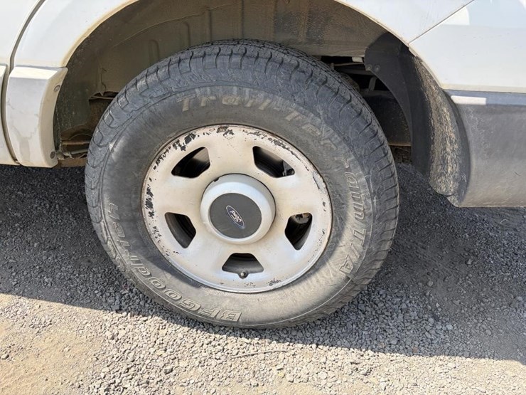 2004-ford-expedition-xlt-image-5
