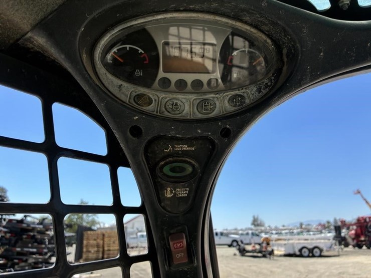 2022-bobcat-t450-image-16