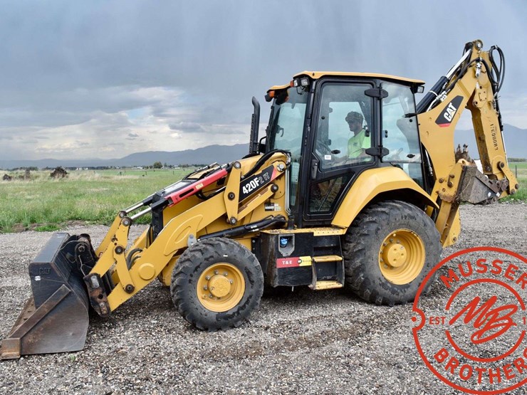 2016-caterpillar-420f2-it-image-3