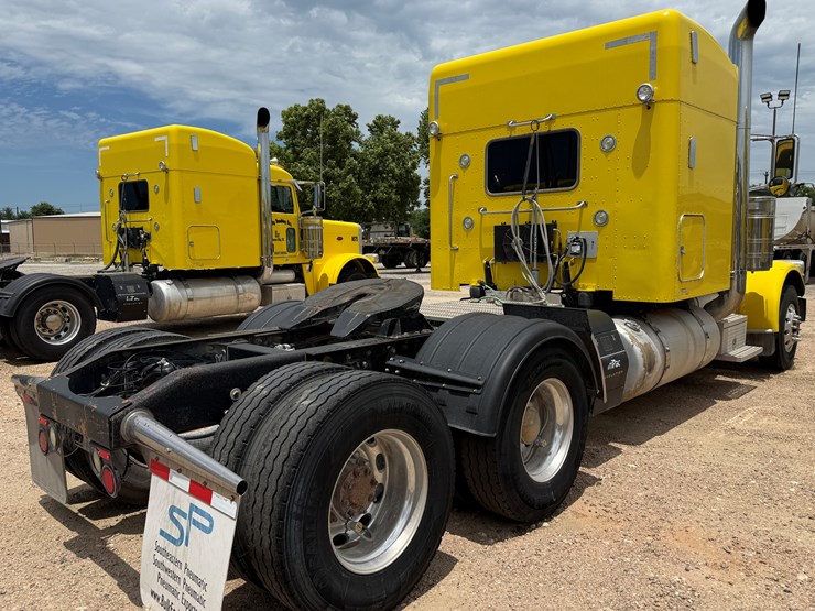 2014-peterbilt-389-image-5