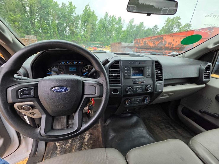2017-ford-f150-image-12
