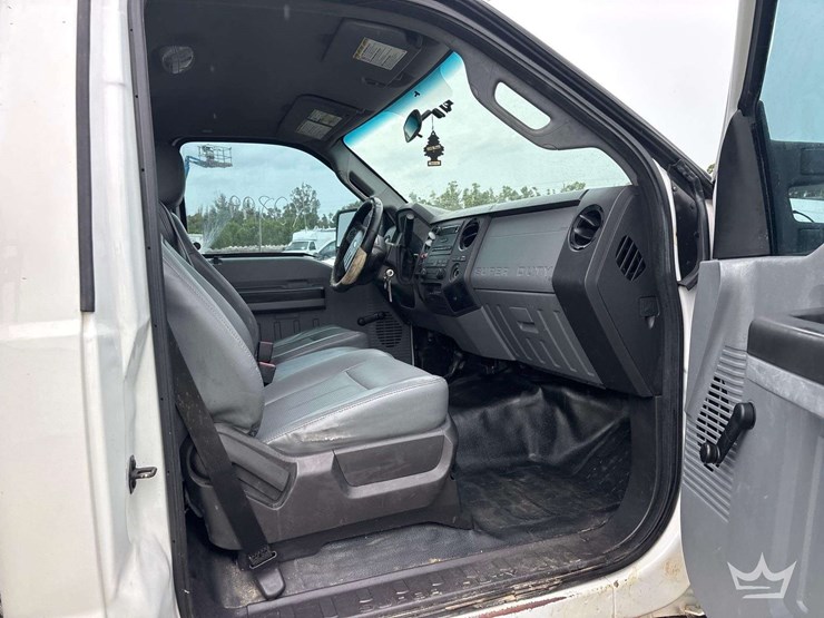 2015-ford-f550-image-38