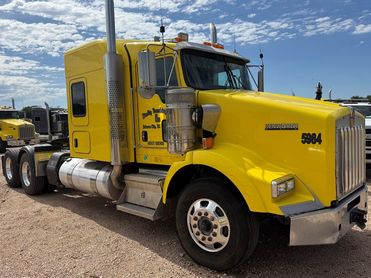 2016-kenworth-t800-image-3