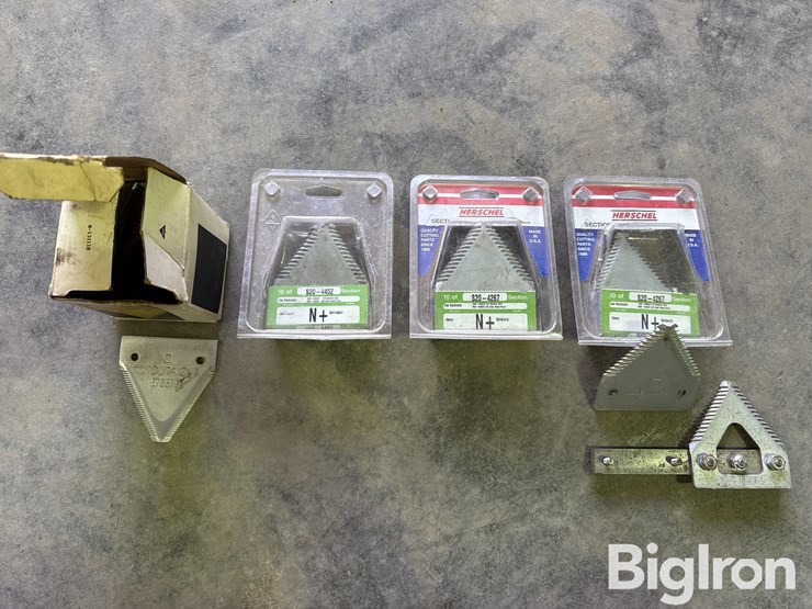 john-deere-assorted-header-parts-image-11