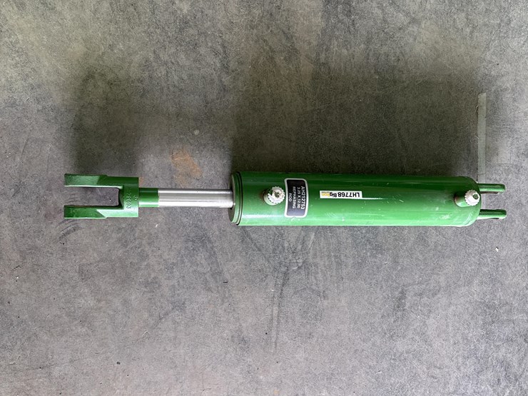 john-deere-2310-image-2