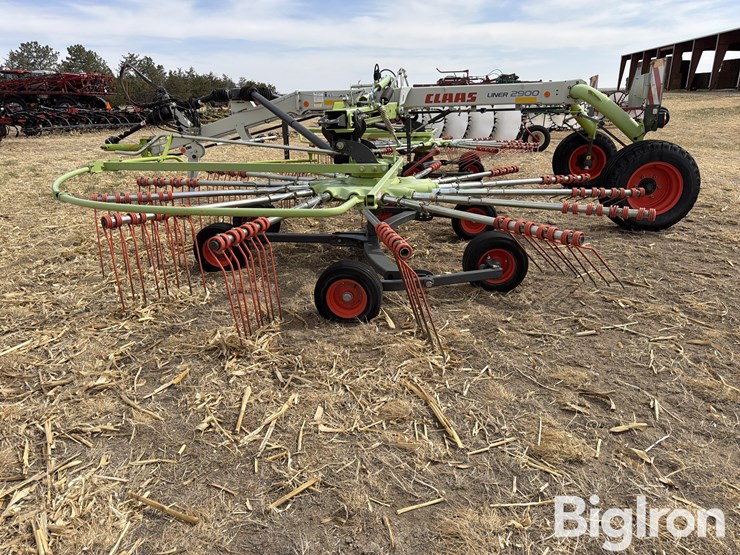 2015-claas-liner-2900-image-8