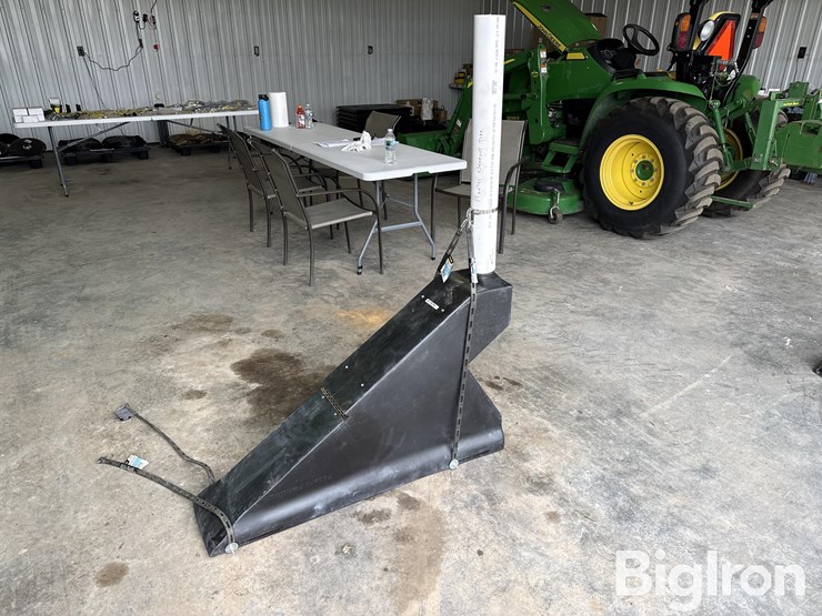 talc-usa-seed-catcher-cleanout-chute-image-1