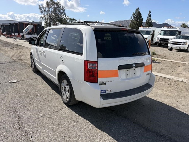 2009-dodge-grand-caravan-se-image-4