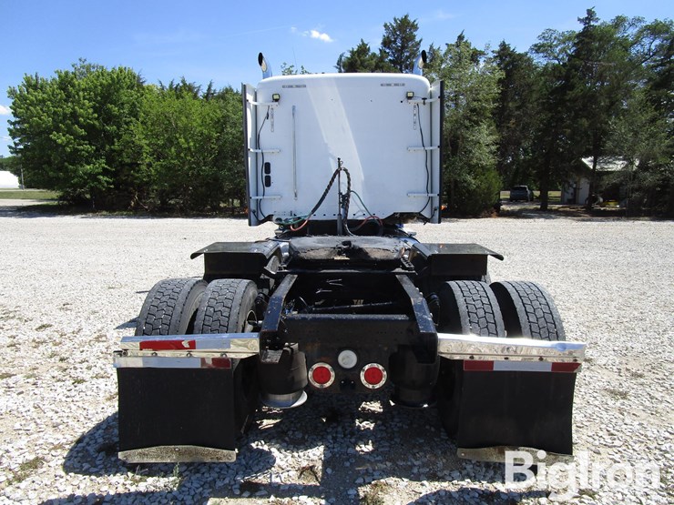2016-freightliner-122sd-image-6