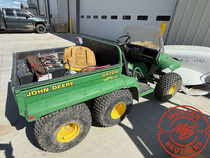 john-deere-gator-image-2