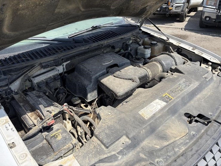 2004-ford-expedition-xlt-image-8
