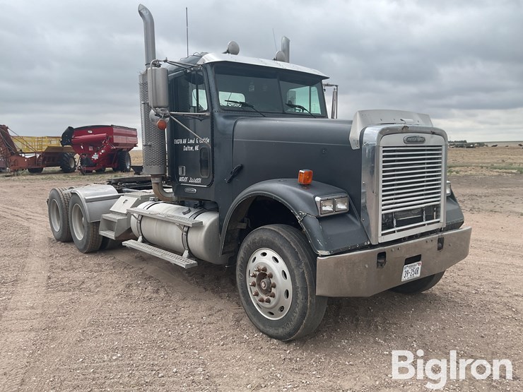 2006-freightliner-fld120-image-3