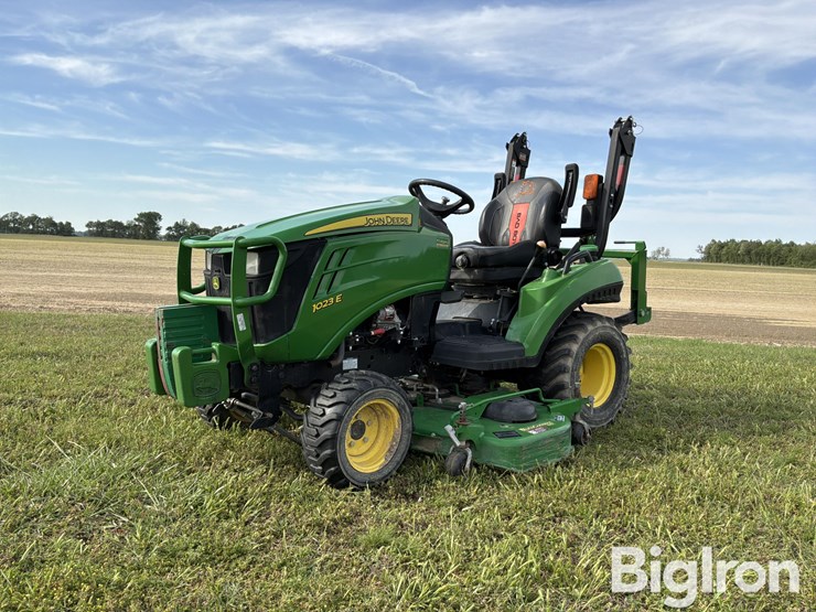 2017-john-deere-1023e-image-1