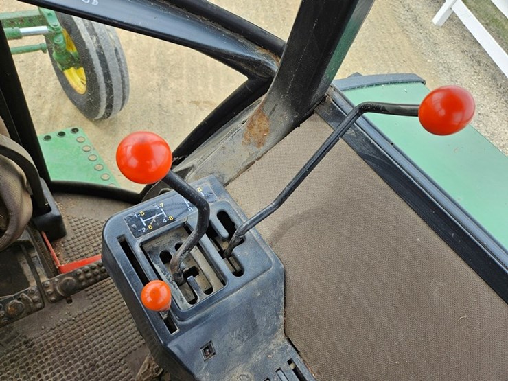 john-deere-2950-image-23