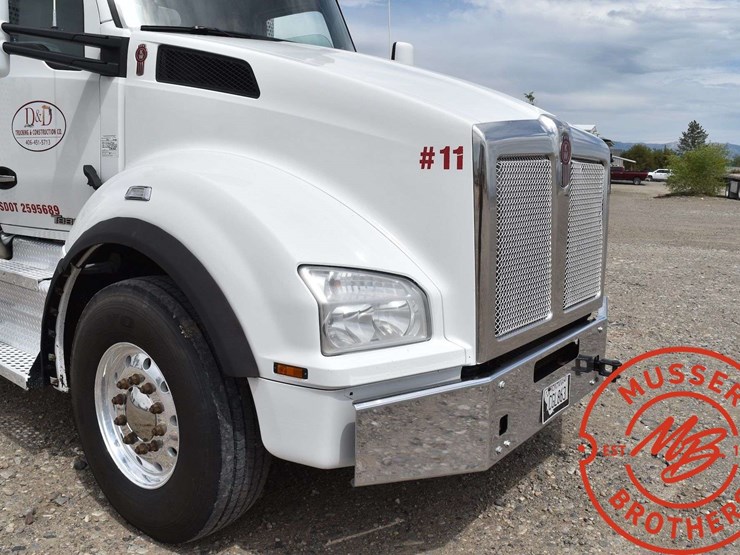 2016-kenworth-t880-image-18