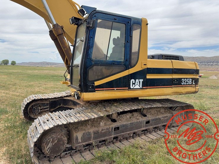 caterpillar-325b-image-10