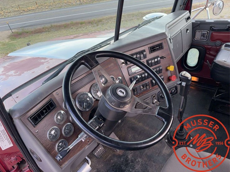 2001-western-star-4900-image-16
