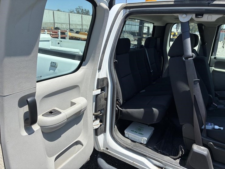 2012-gmc-2500hd-image-10