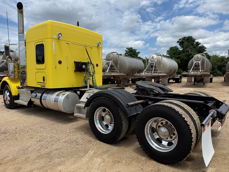 2015-kenworth-t800-image-7
