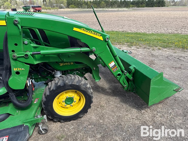 2015-john-deere-3046r-image-20
