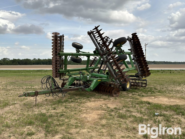 2005-john-deere-637-image-1