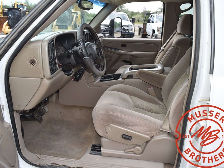 2006-chevrolet-3500-image-49