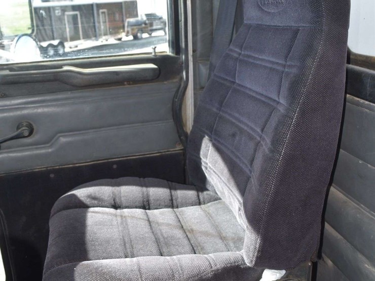 1994-peterbilt-379-image-52