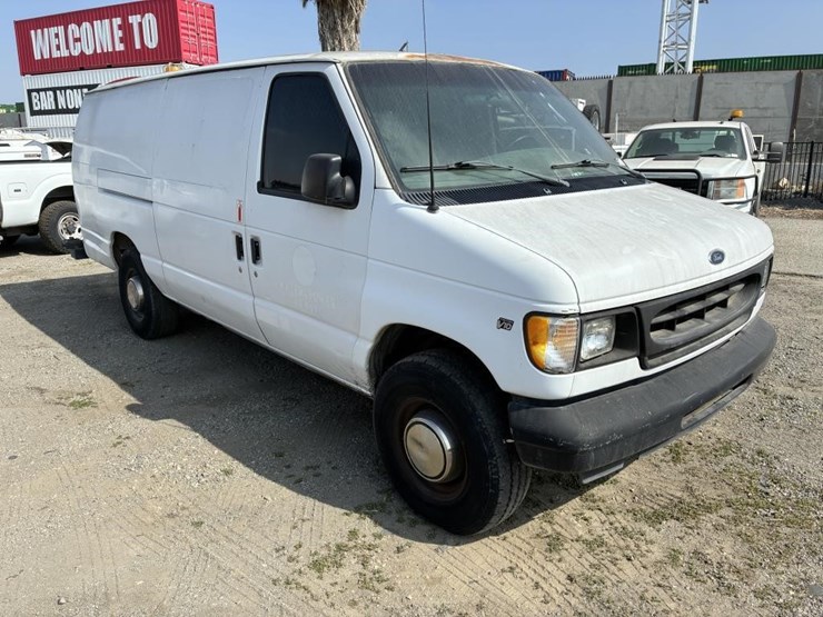 2002-ford-e350-sd-image-2