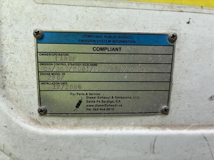 2002-freightliner-fl80-image-21
