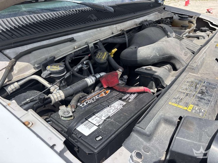 2013-ford-e-250-cargo-van-image-9