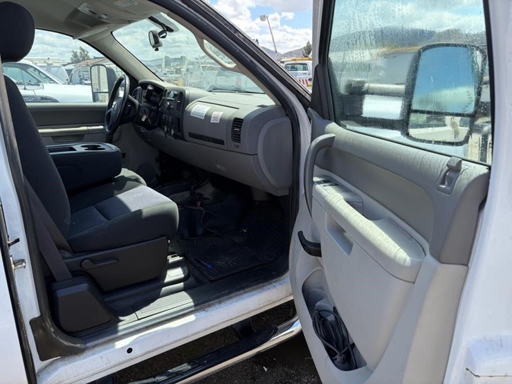 2012-gmc-2500hd-image-9
