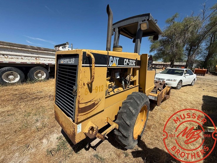 caterpillar-cp-323c-image-4