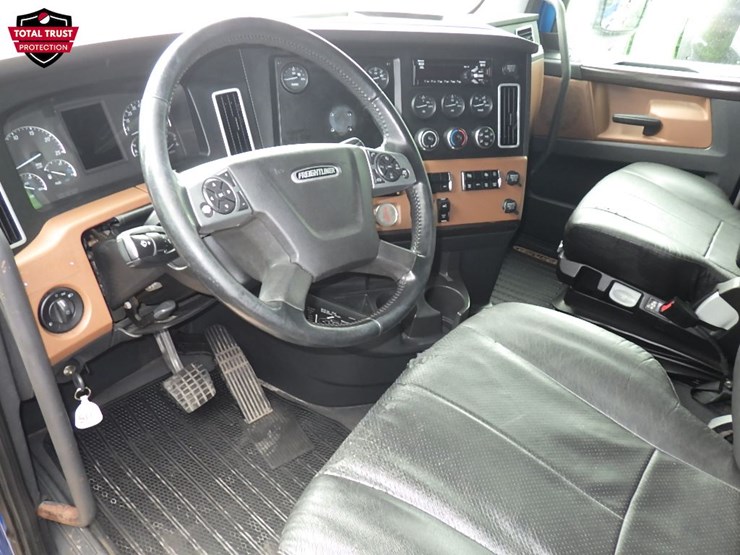 2021-freightliner-cascadia-126-image-21