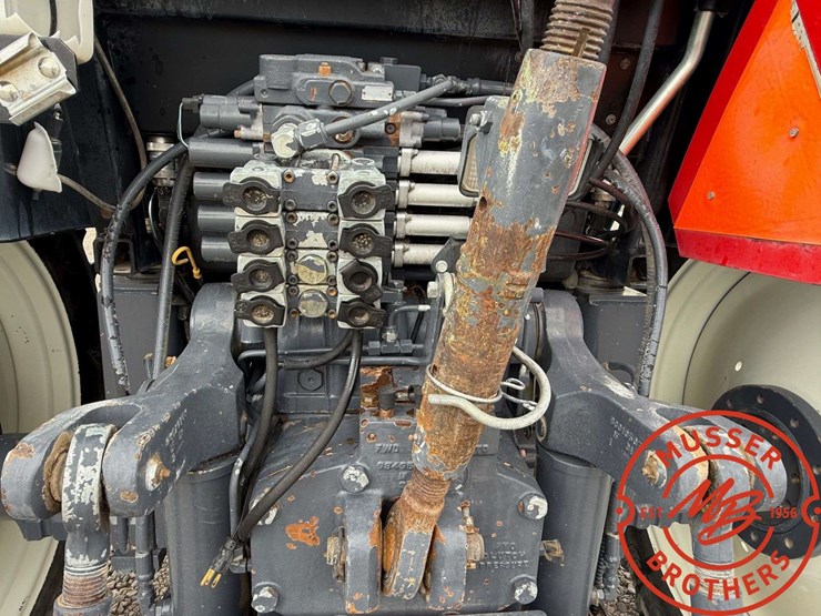 new-holland-8670-image-17