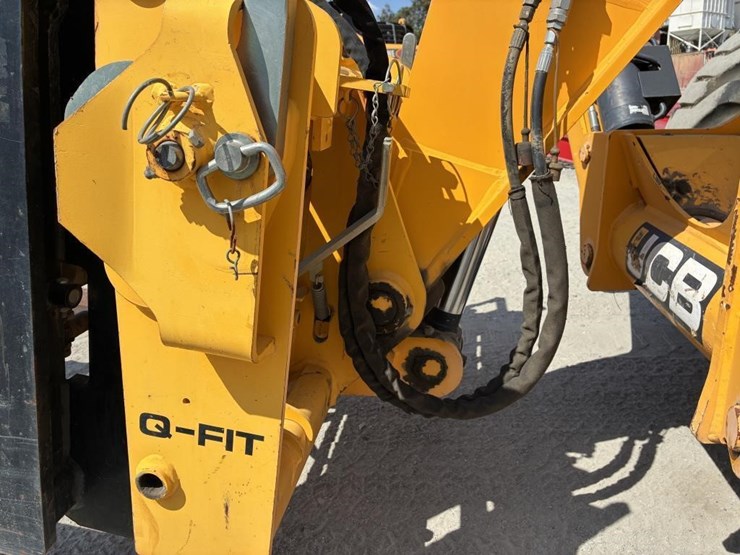 2014-jcb-550-140-image-5