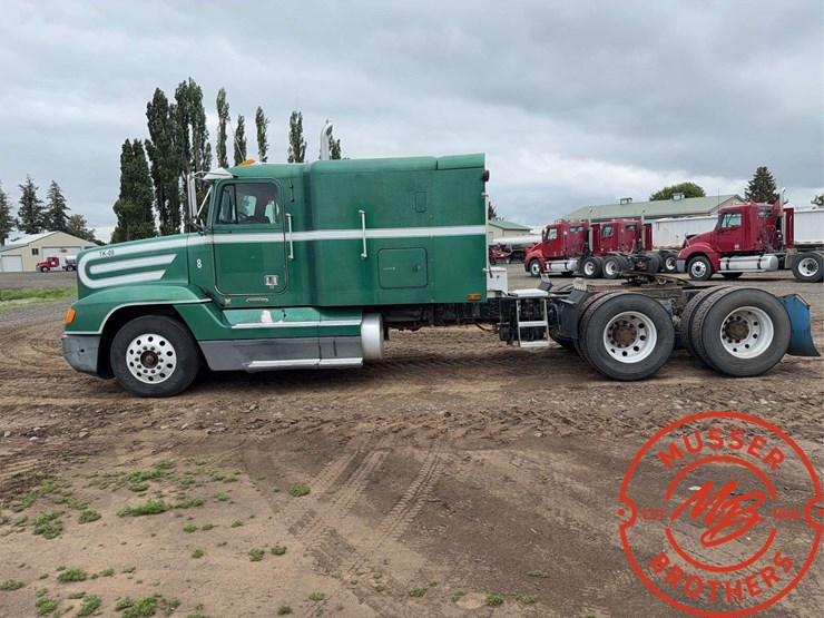 1997-freightliner-fld120-image-6