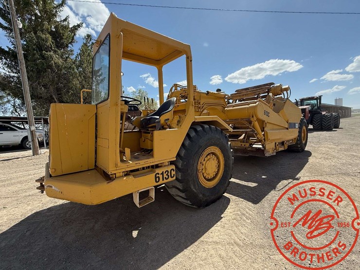 1992-caterpillar-613c-image-1