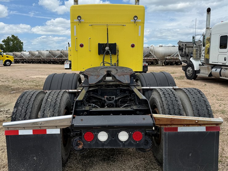 2015-kenworth-t800-image-6
