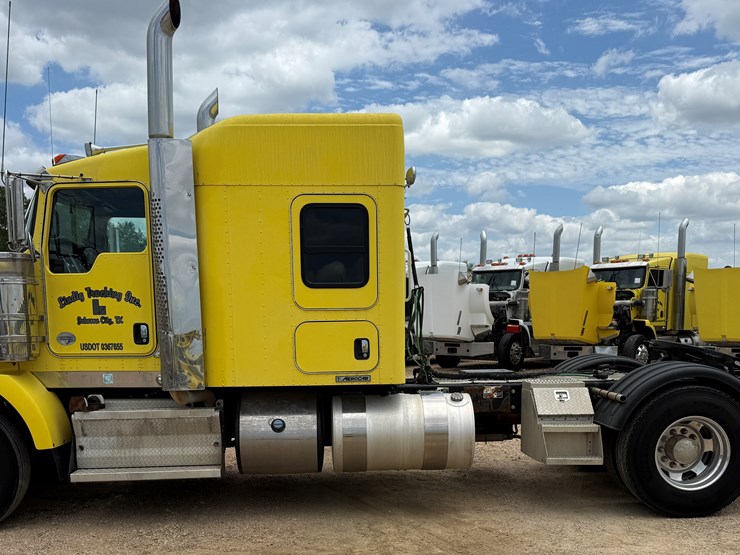 2015-kenworth-t800-image-8