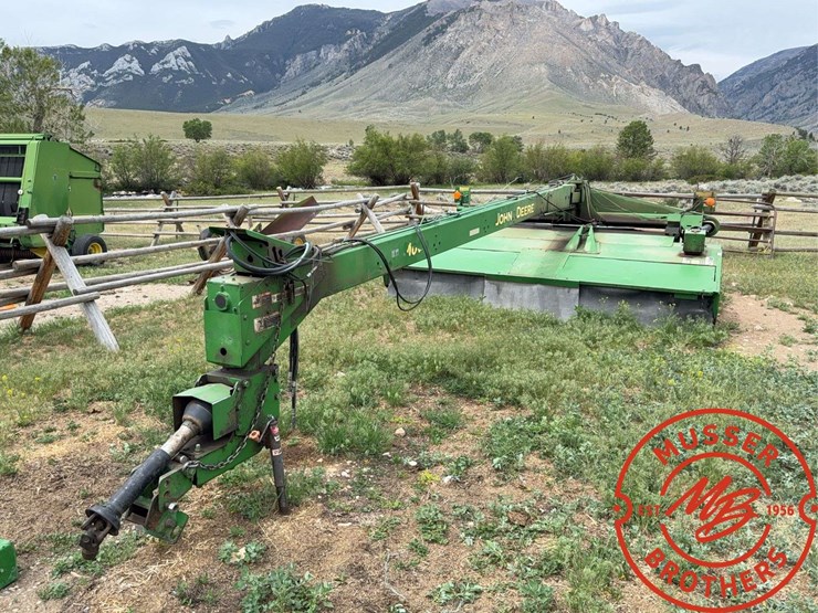 john-deere-946-image-1