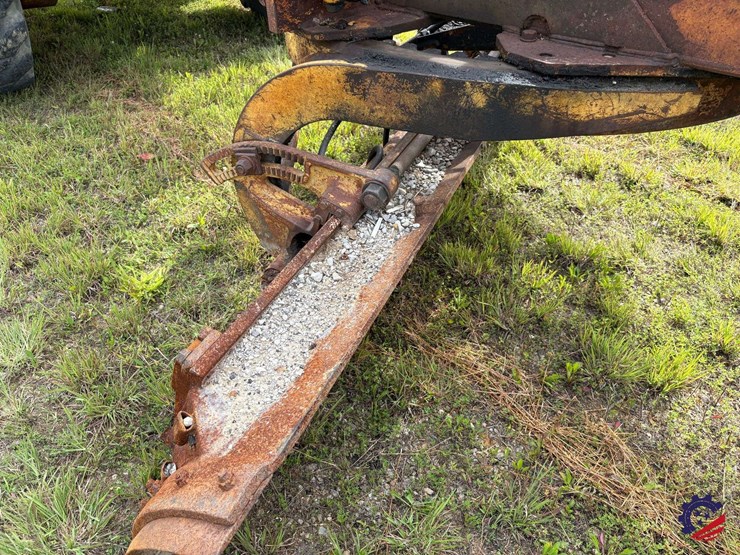 caterpillar-130g-image-21
