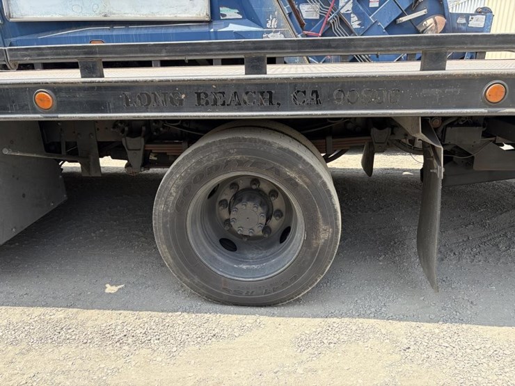 2016-ford-f650-image-10