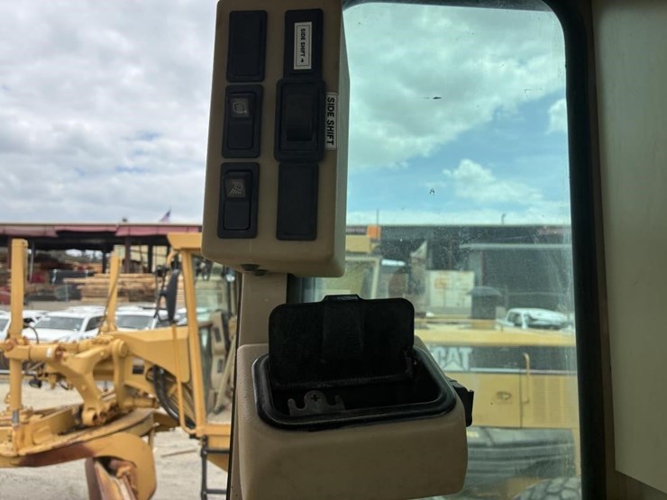 2004-caterpillar-143h-vhp-image-31