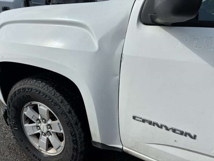2016-gmc-canyon-image-9