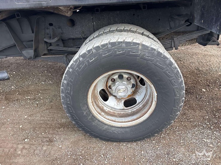2007-chevrolet-silverado-3500hd-4x4-crew-cab-flatbed-truck-image-22