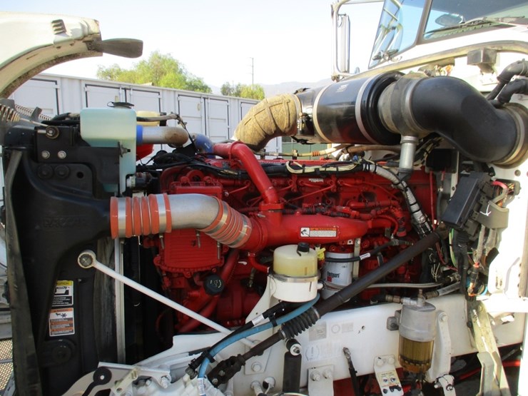 2013-peterbilt-367-image-6