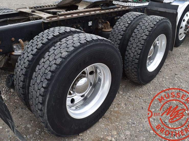 2016-kenworth-t880-image-39