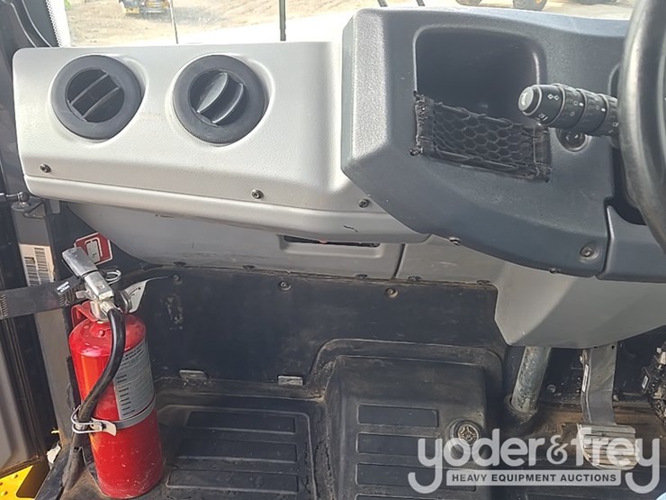 2023-deere-260e-image-52