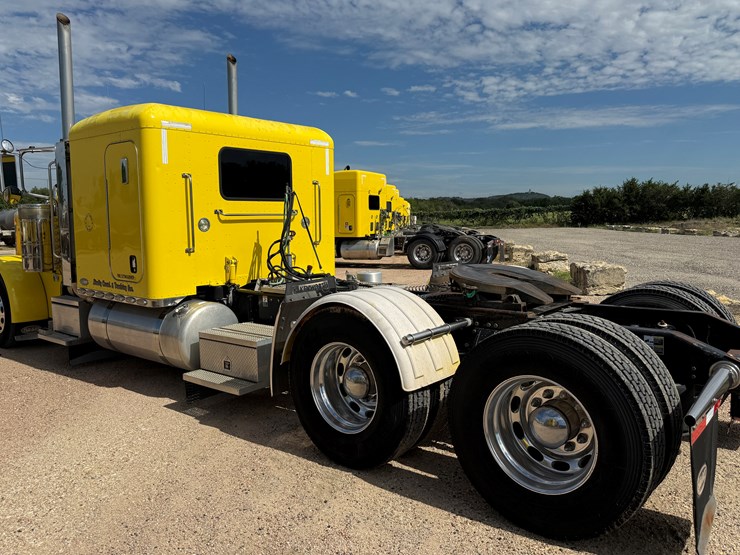 2007-peterbilt-379-image-7